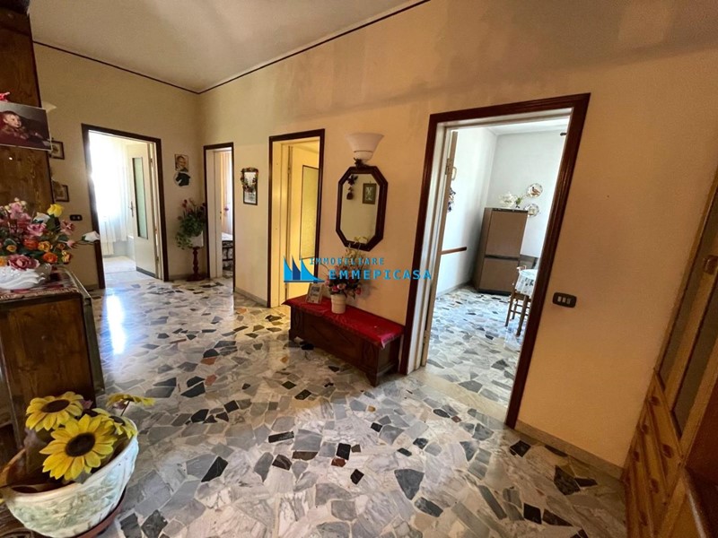 Quadrilocale in Vendita a Massa, zona Ronchi, 245'000€, 90 m², arredato