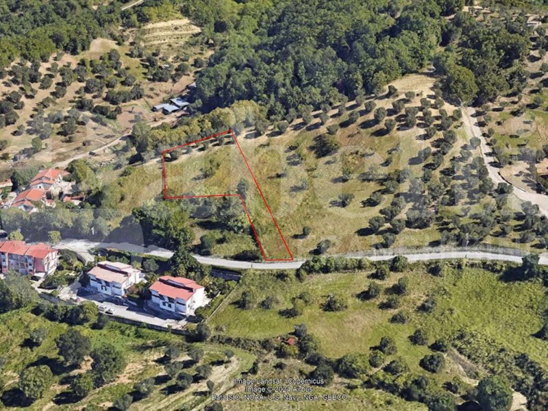 Terreno edificabile in Vendita a Castrolibero, 80'000€, 3693 m²