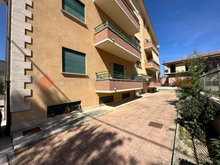 Trilocale in Vendita a Avezzano, 55'000€, 65 m², arredato