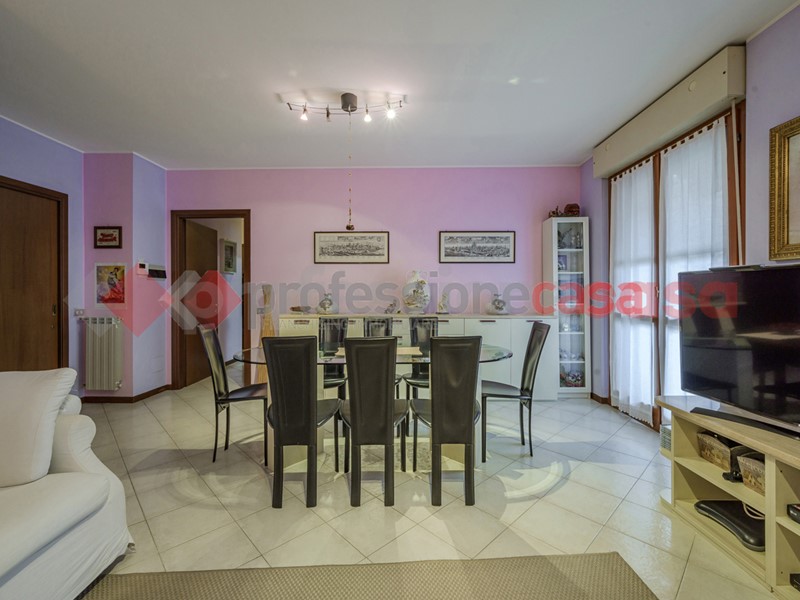 Quadrilocale in Vendita a Buccinasco, 318'000€, 120 m², arredato