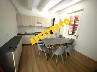 Trilocale in Affitto a Jesi, zona Centro Storico, 450€, 42 m²