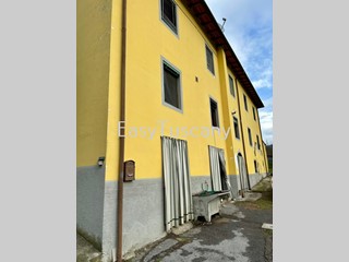Casa Indipendente in Vendita a Lucca, 380'000€, 200 m²