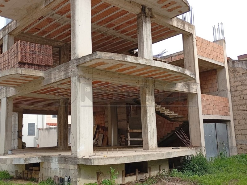 Casa Indipendente in Vendita a Recale, 160'000€, 300 m²