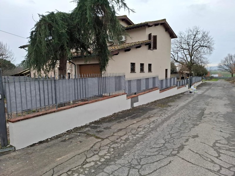 Villetta a schiera in Vendita a Altopascio, zona Badia Pozzeveri, 305'000€, 150 m², con Box