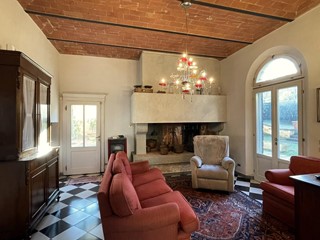 Villa in Vendita a San Miniato, zona Serra, 550'000€, 600 m², con Box