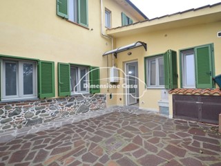 Quadrilocale in Vendita a Capannori, zona Lammari, 220'000€, 110 m², arredato, con Box