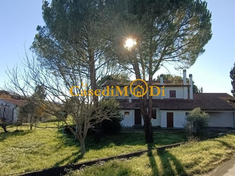 Villa bifamiliare in Vendita a Santa Luce, 295'000€, 265 m², arredato, con Box