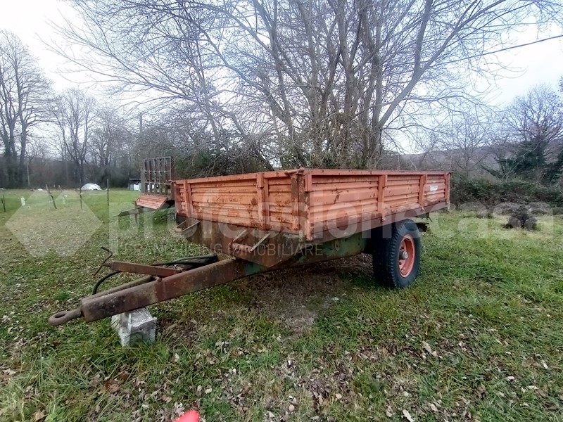 Capannone in Vendita a San Pietro Avellana, 69'000€, 223 m²