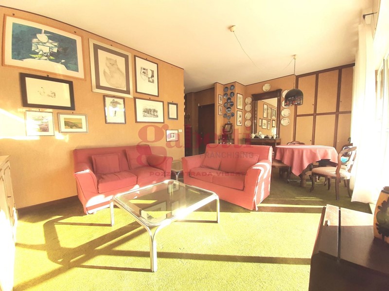 Attico in Vendita a Torino, 280'000€, 135 m²