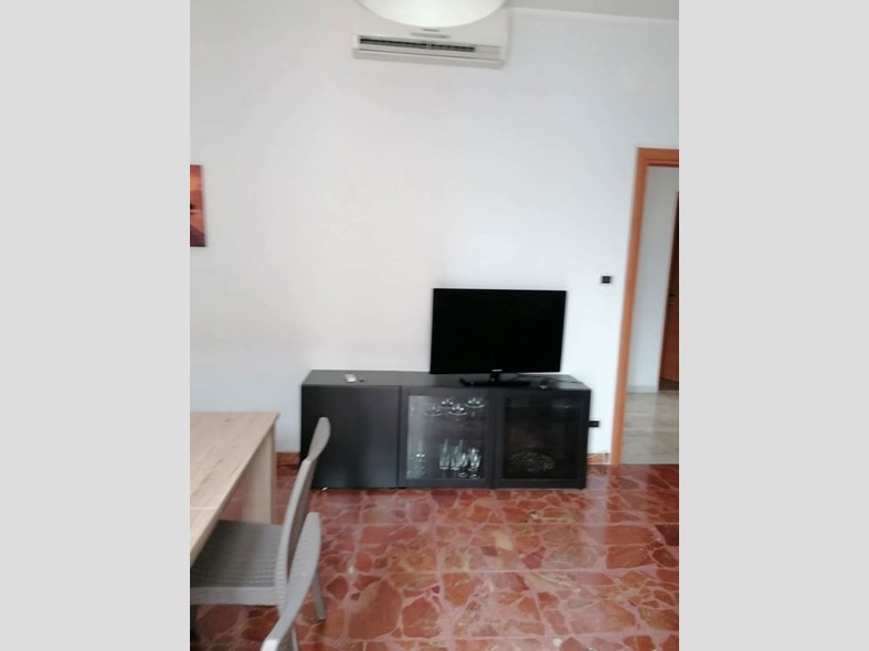 Quadrilocale in Affitto a Brindisi, 700€, 100 m², arredato