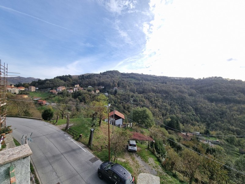 Appartamento in Vendita a Davagna, zona Scoffera, 49'000€, 100 m², arredato