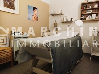 Attività commerciale in Vendita a Lucca, 30'000€, 130 m²
