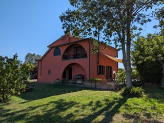 Casa di corte in Vendita a Campagnatico, zona Arcille, 380'000&euro;, 280 m², arredato