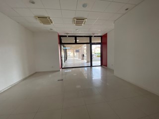 Negozio in Affitto a Montegrotto Terme, 1'000&euro;, 65 m²