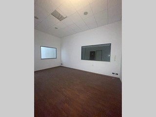 Magazzino in Affitto a Palermo, 550€, 123 m²