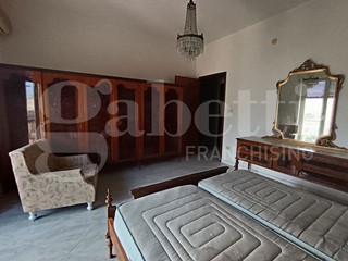 Quadrilocale in Vendita a Siracusa, 98'000&euro;, 132 m²
