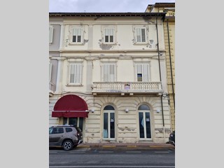 Attività commerciale in Vendita a Viareggio, 1'800'000€, 600 m²