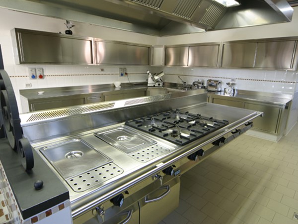 Attività commerciale in Vendita a Lucca, zona Arancio, 120'000€, 163 m²