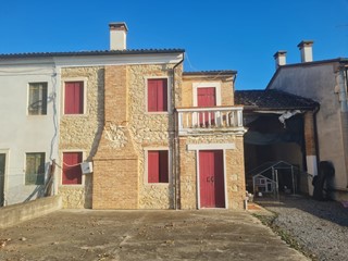 Casa Indipendente in Vendita a Pojana Maggiore, 60'000&euro;, 210 m²