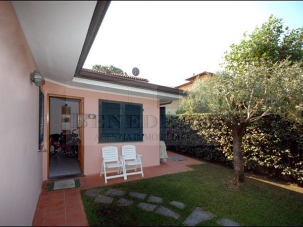 Casa Indipendente in Vendita a Pietrasanta, zona Marina Di Pietrasanta, 470'000€, 55 m²