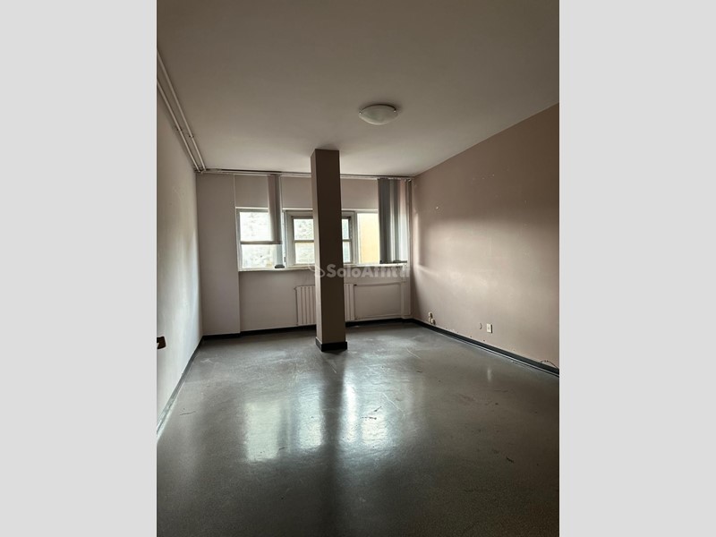 Ufficio in Affitto a San Giovanni Valdarno, zona Centro, 300€, 18 m²