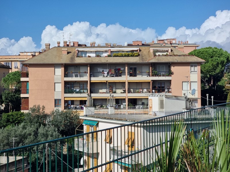 Appartamento in Vendita a Genova, zona Quinto, 595'000€, 155 m², con Box
