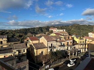 Quadrilocale in Vendita a Catanzaro, 125'000&euro;, 147 m²