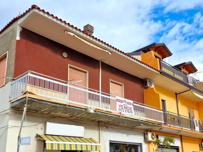 Trilocale in Vendita a Mondragone, zona Piazzetta Crocelle, 80'000€, 90 m²