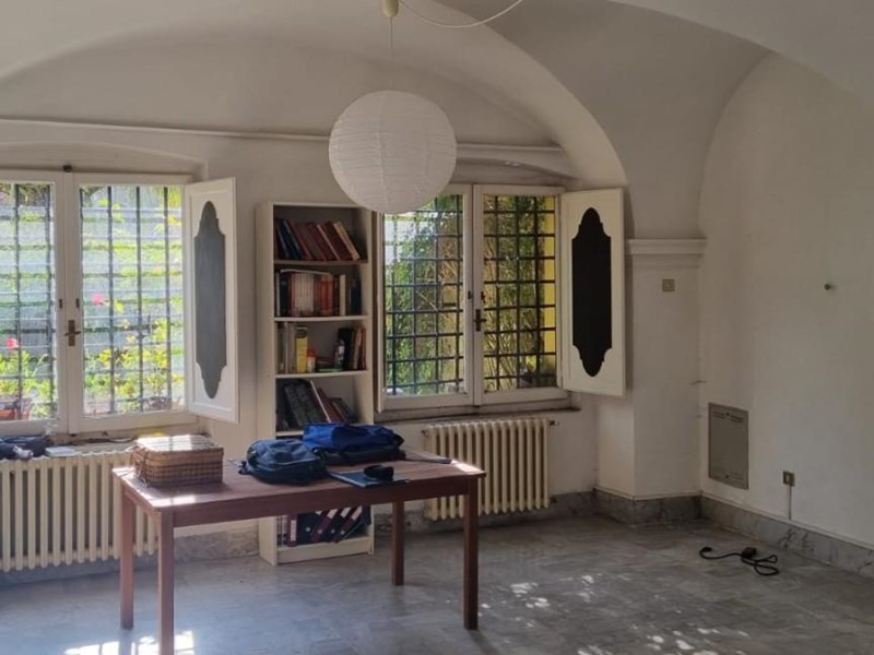 Ufficio in Vendita a Massa, 130'000€, 75 m²