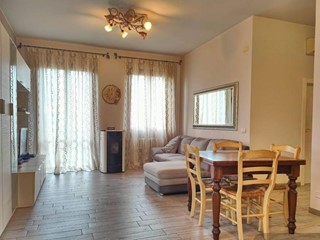 Appartamento in Vendita a Empoli, 285'000€, 140 m², con Box