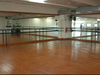 Capannone in Vendita a Calcinaia, zona Fornacette, 690'000€, 1300 m²