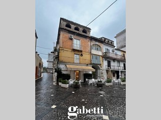 Casa Indipendente in Vendita a Bellona, 64'000€, 100 m²