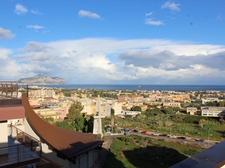 Appartamento in Vendita a Villabate, 220'000€, 184 m²