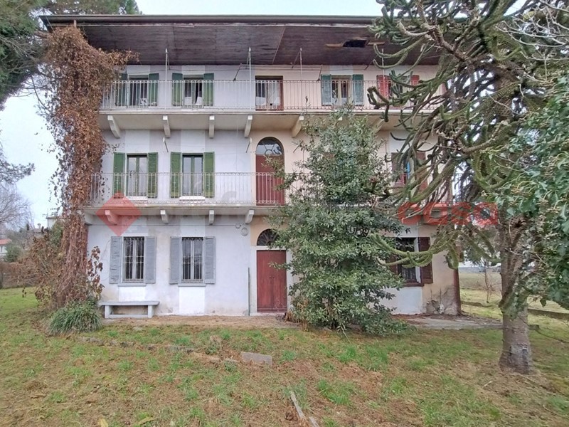 Casa Indipendente in Vendita a Comignago, 125'000€, 200 m²