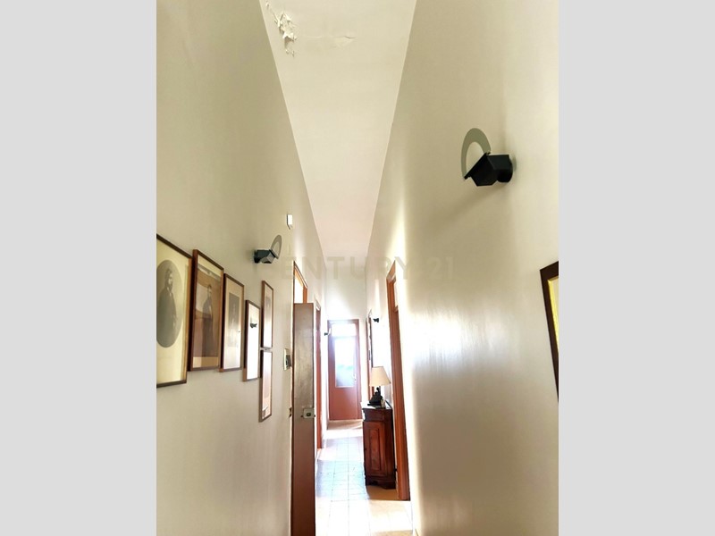 Appartamento in Vendita a Sant'Agata di Militello, 168'000€, 233 m²