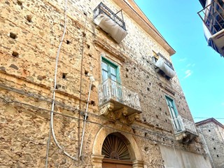 Appartamento in Vendita a Sant'Agata di Militello, 168'000€, 233 m²