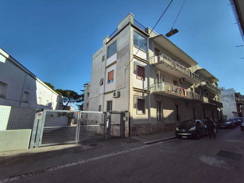 Appartamento in Vendita a Castellana Grotte, zona CENTRALE, 170'000€, 180 m²