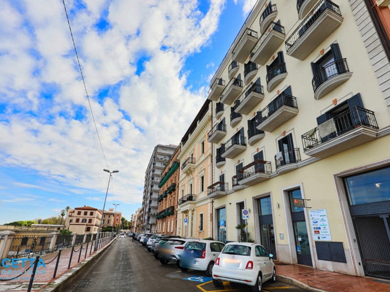 Quadrilocale in Vendita a Taranto, zona Borgo, 380'000€, 137 m²