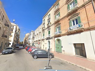 Immobile commerciale in Vendita a Taranto, zona Borgo, 98'000€, 121 m²