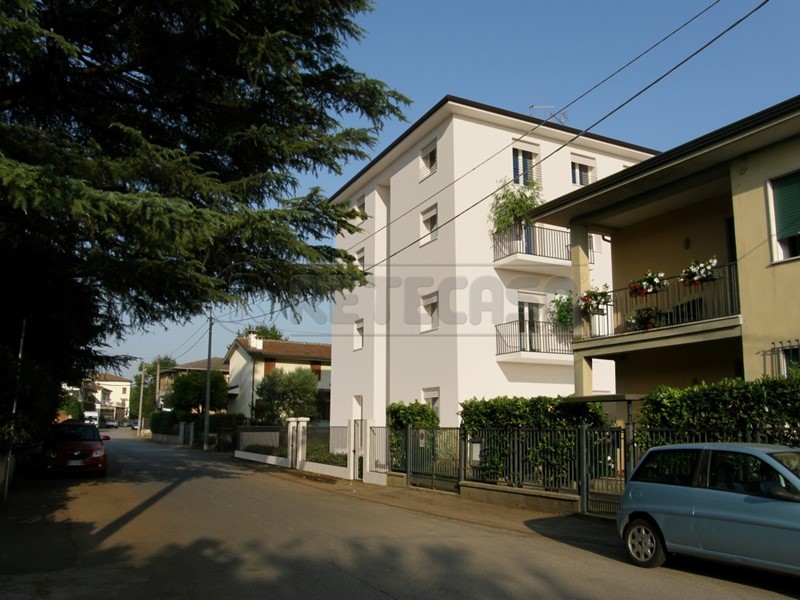 Appartamento in Affitto a Vicenza, , arredato