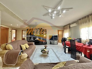 Villa in Vendita a Siracusa, zona Plemmirio, 128'000&euro;, 145 m²