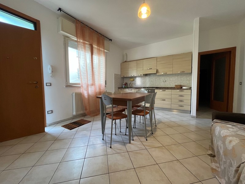 Trilocale in Vendita a Rimini, zona Rivazzurra, 275'000€, 65 m², con Box