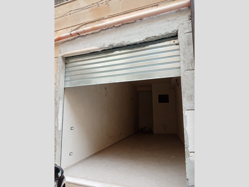 Negozio in Affitto a Palermo, zona Centro Storico, 600€, 80 m²