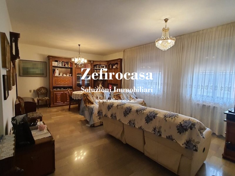 Appartamento in Vendita a Cento, 149'000€, 150 m²