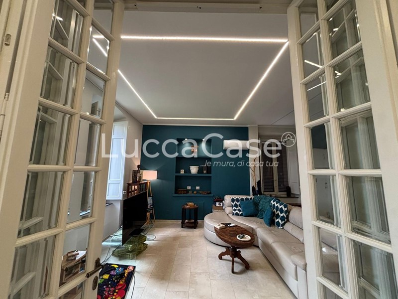 Appartamento in Vendita a Lucca, zona Arancio, 550'000&euro;, 130 m², arredato
