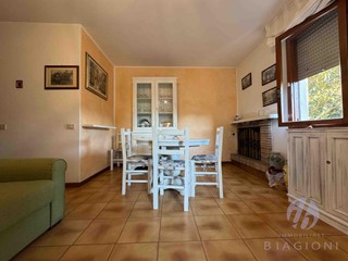 Villa bifamiliare in Vendita a Pietrasanta, zona Fiumetto, 580'000€, 110 m², arredato