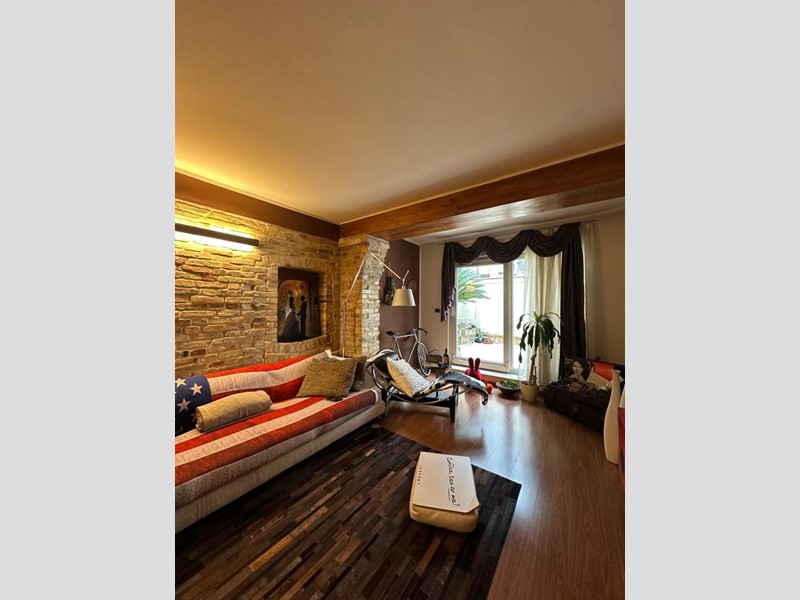 Casa Indipendente in Vendita a San Benedetto del Tronto, 350'000€, , arredato