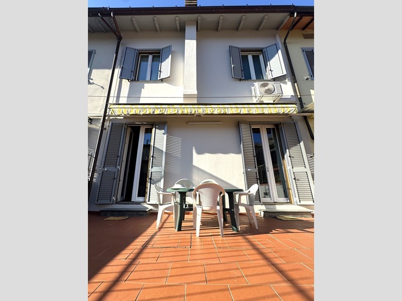 Casa Indipendente in Vendita a Prato, 615'000&euro;, 200 m²