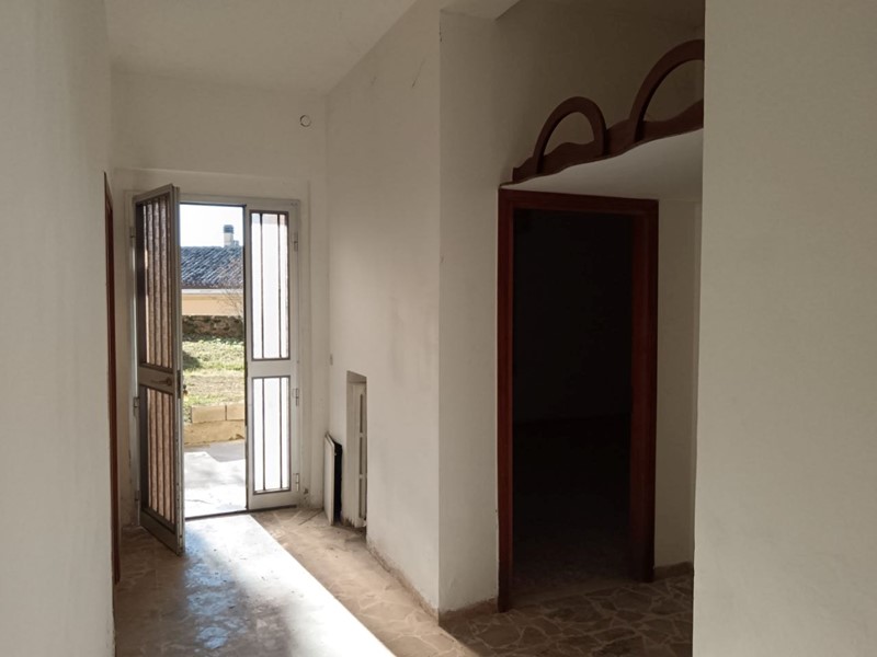 Quadrilocale in Vendita a Tavoleto, 70'000€, 104 m², con Box