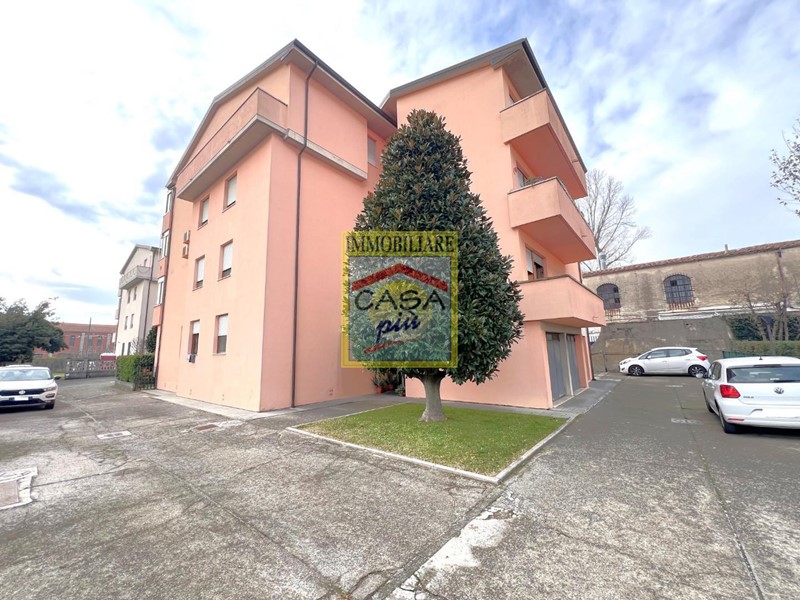 Quadrilocale in Vendita a Cascina, zona Navacchio, 180'000€, 90 m², con Box